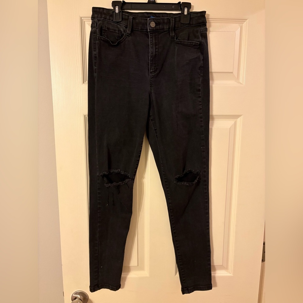 Black Ripped Women Slim Fit Jeans